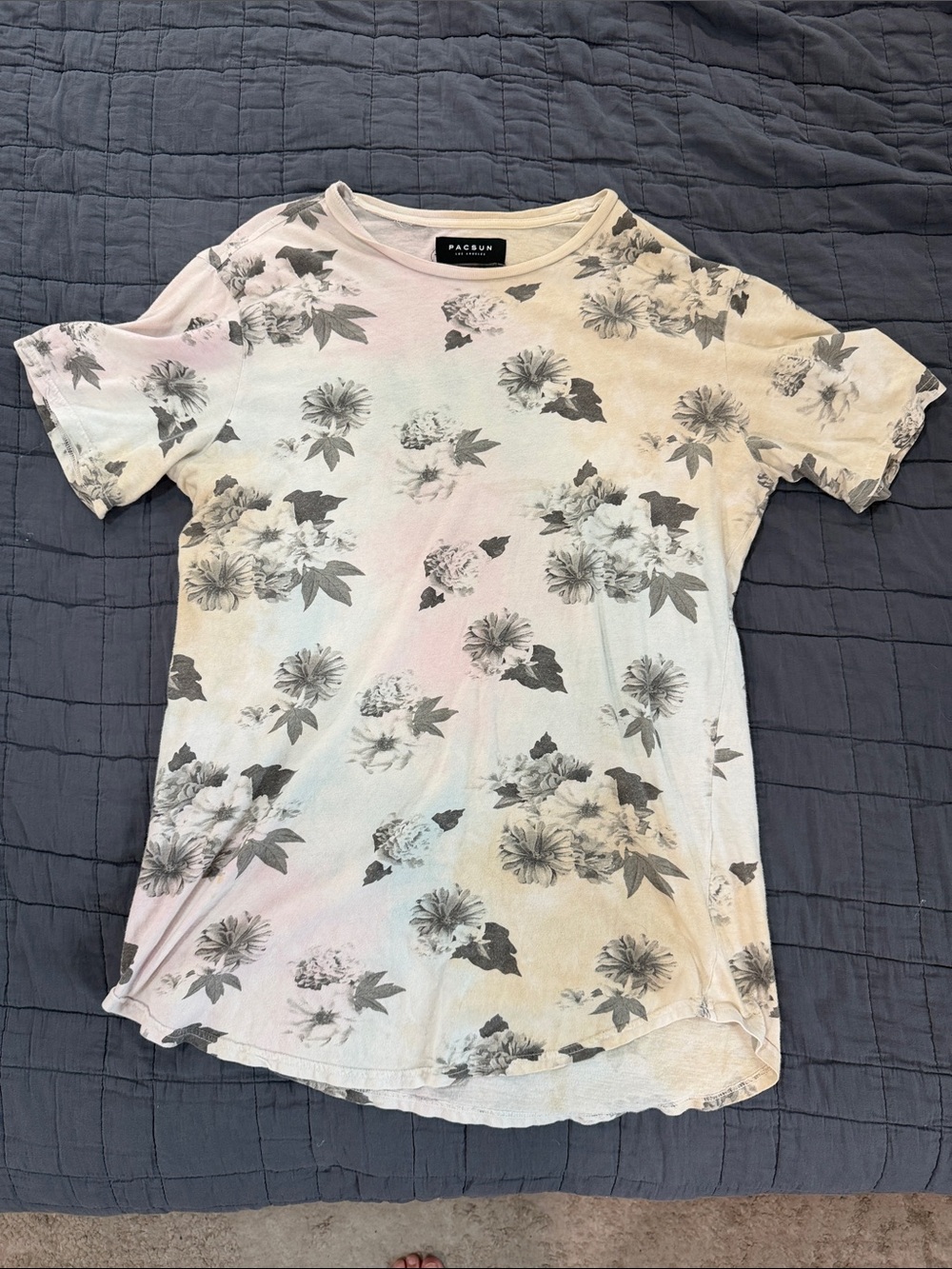PacSun Scalloped Pastel Tie-Dye Floral Tee - Pink, Blue, Yellow